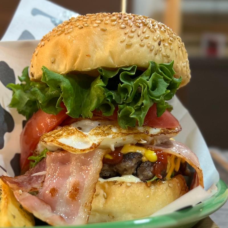 ベーコンエッグバーガー(MOGU Cafe)