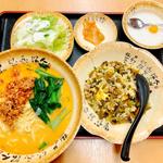 日替りランチ(坦々麺と高菜炒飯)