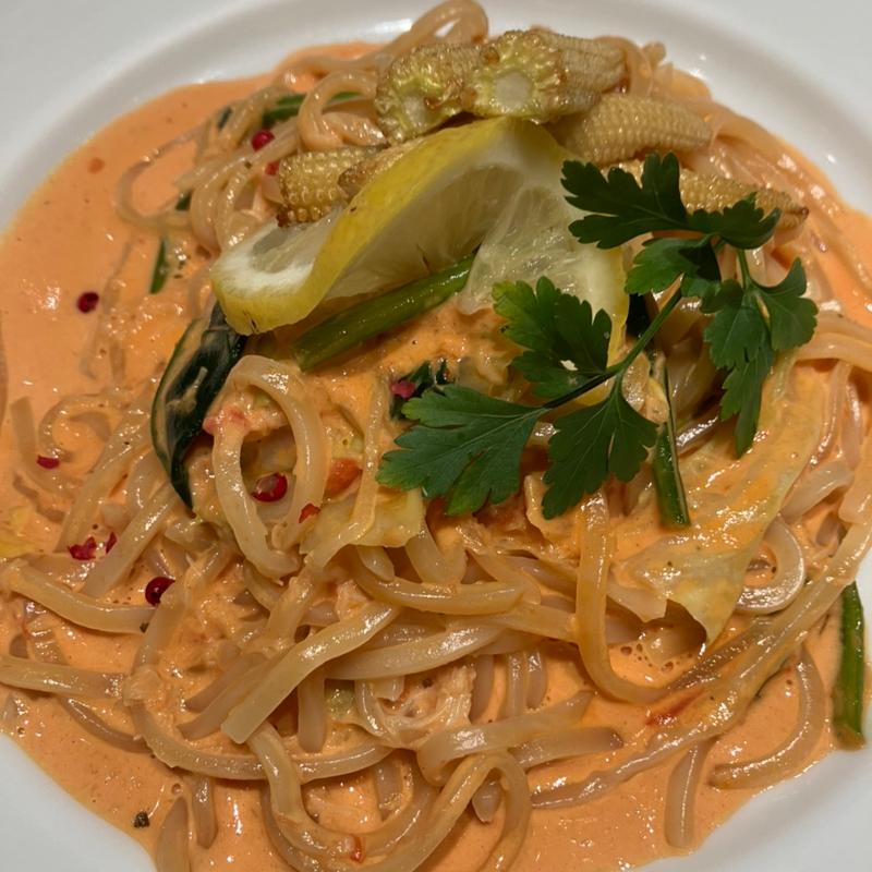 トマトクリームと旬の野菜のパスタ(道産小麦のパスタ屋さん ミールラウンジ)