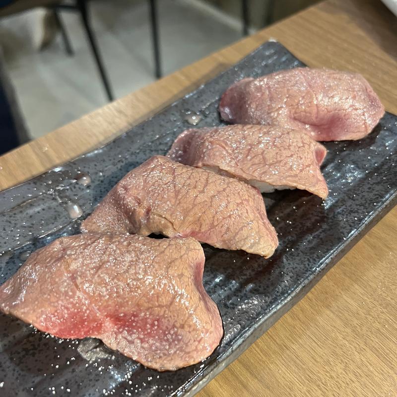 飛騨牛上炙り寿司(飛騨牛一頭買い 灯り家の「はなれ」)