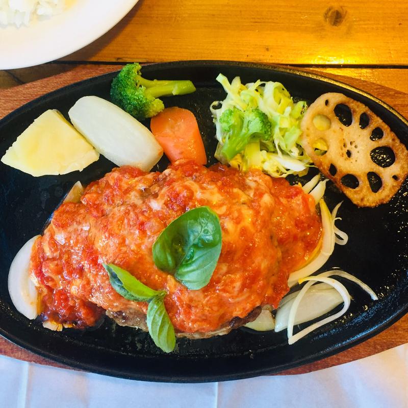 ハンバーグステーキ チーズトマトソース(洋食屋 青空 （ヨウリョクヤ アオゾラ）)