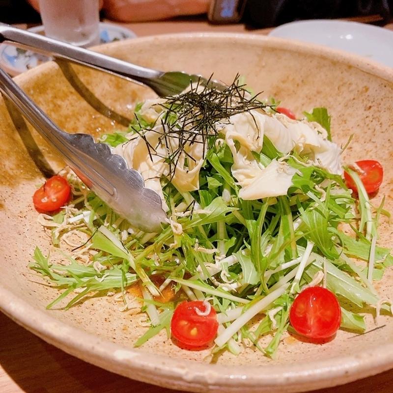 カリカリじゃこと湯葉と水菜のサラダ(みこし鶴一 )