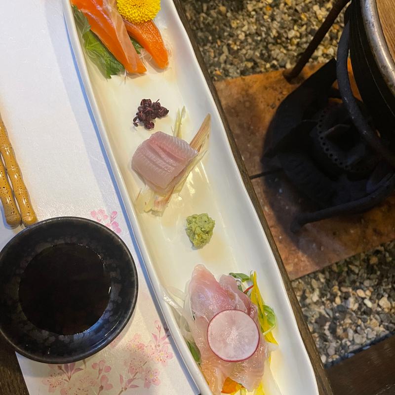 ニジマス あまご ナマズの刺し身(槍見館 （やりみかん）)