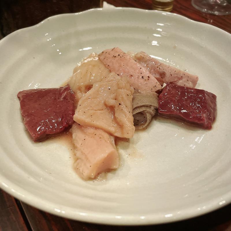 塩ホルモン5種盛り(魅惑の七輪 らんまん （ミワクノシチリンランマン）)