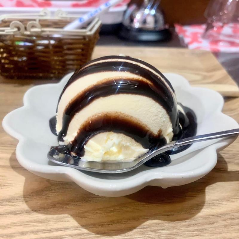 バニラアイスチョコソースがけ(キッチンあずま)