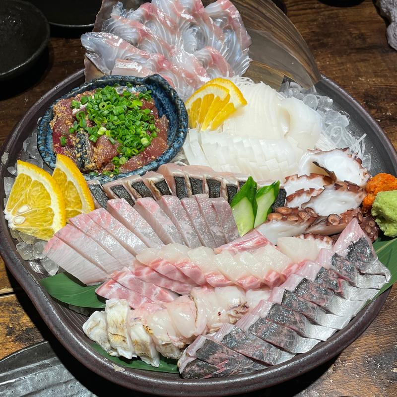 刺身の盛り合わせ(飯屋 いの吉)