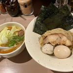 特製辛つけ麺(新宿ラーメン鶏そばかぐら屋)