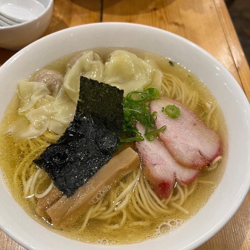 白特製ワンタン麺(支那そば 大和 稲荷町本店)