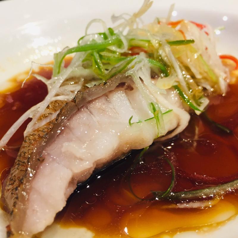 キジハタの清蒸(中国料理 杏仁香 （チュウゴクリョウリ アンニンシャン）)