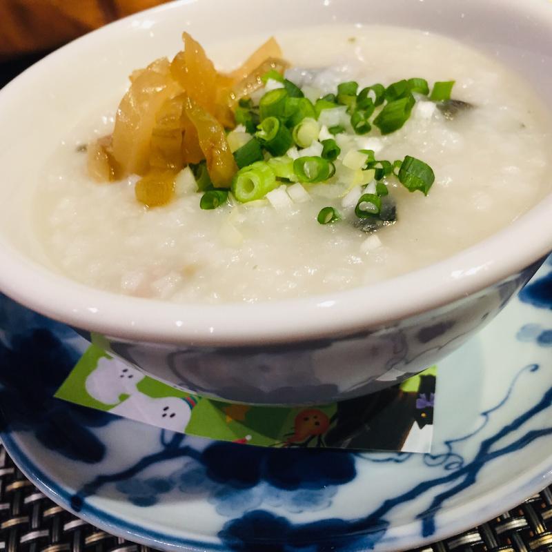 皮蛋痩肉粥(中国料理 杏仁香 （チュウゴクリョウリ アンニンシャン）)