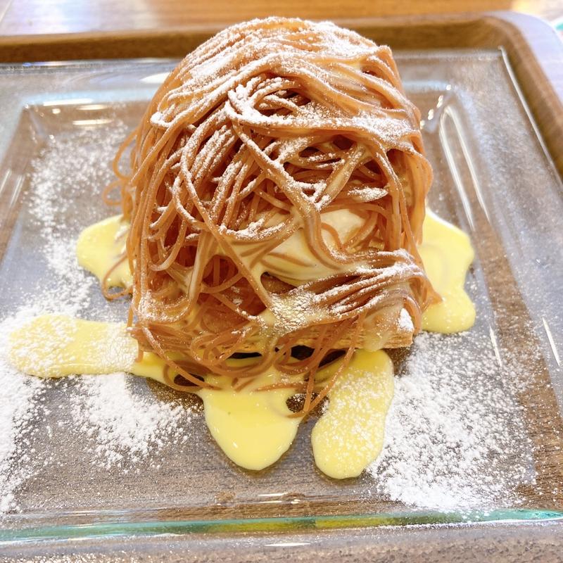 しぼりたてモンブラン (ラムレーズンアイス）(MORIVA COFFEE 横浜山下町)