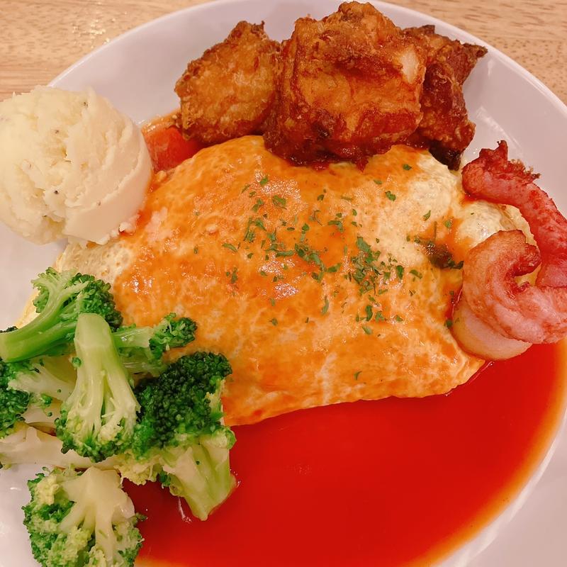 ベーコンポテトオムライス(男のオムライス EGG BOMB 池袋店)