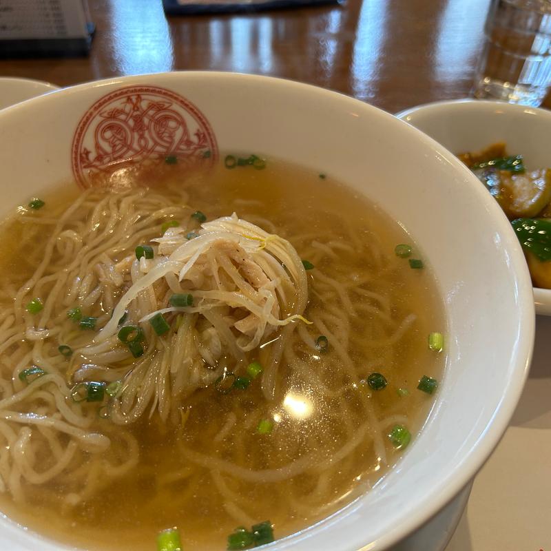 蒸し鶏の塩味湯麺(麗江)