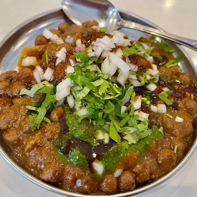 サモサと豆カレー(トウキョウ ミタイワラ)