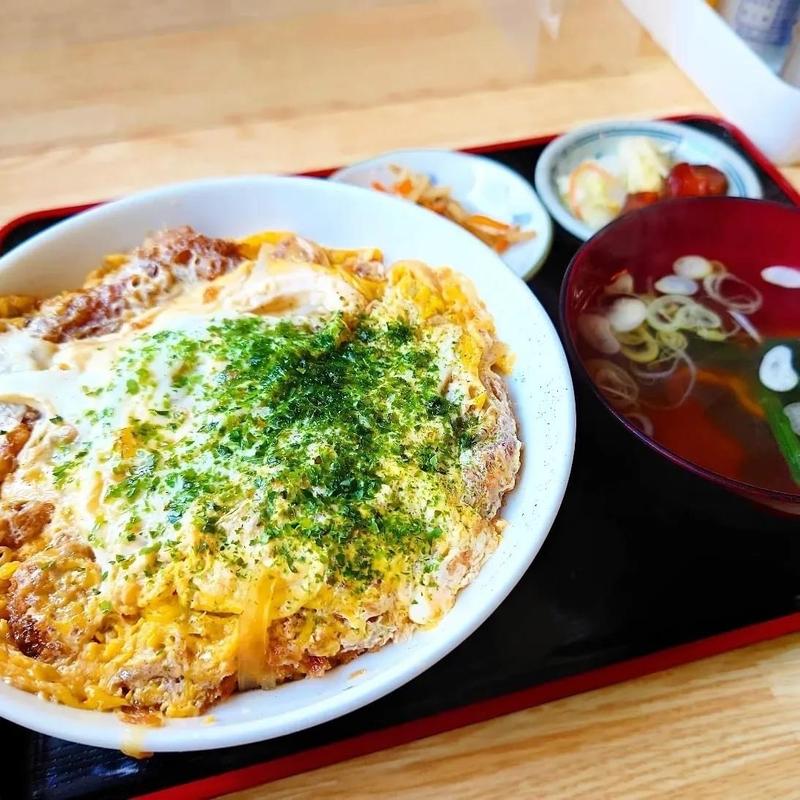 卵とじかつ丼(かねさや)