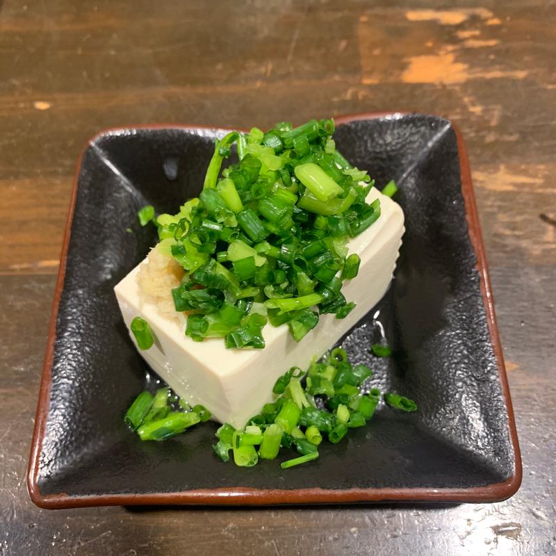 津屋崎のふんだんネギ冷奴(博多麺もつ屋)