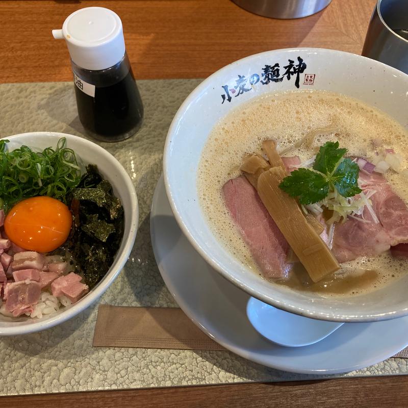 濃厚鶏白湯そば(小麦の麺神)