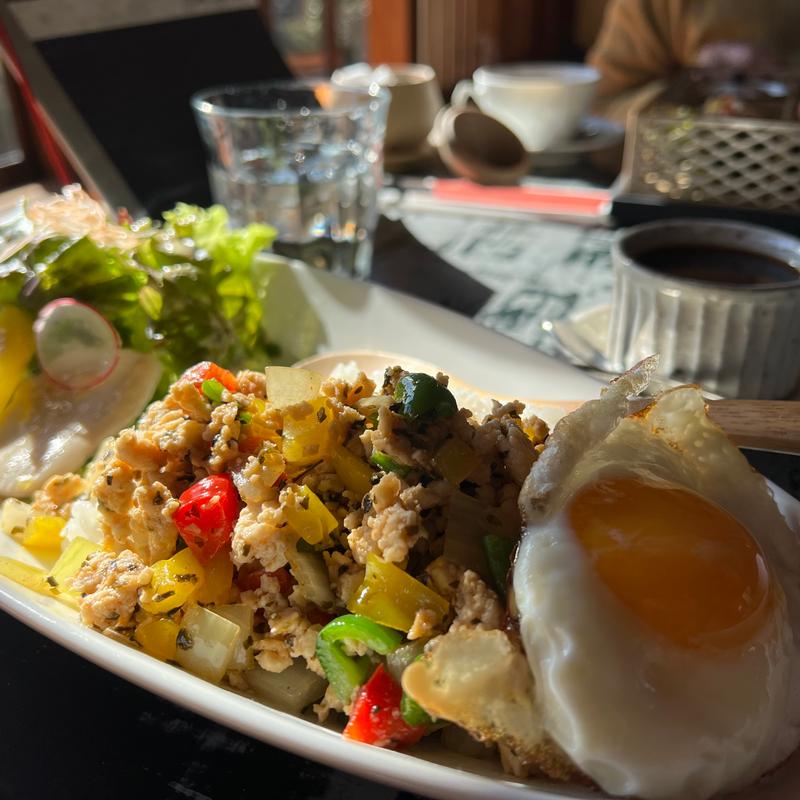 ガパオライス(カフェ 閑居)