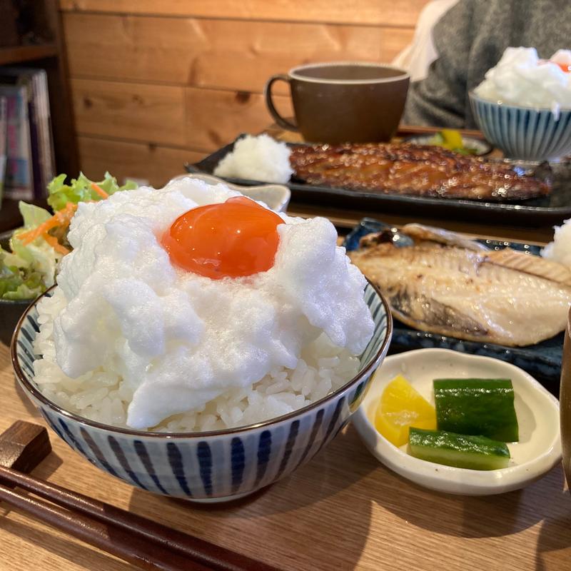 (カフェ ヨリドコロ)