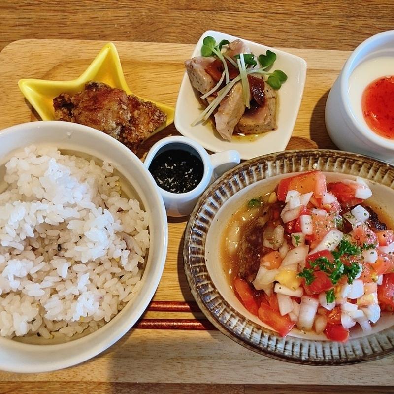 (ロケットカフェ （ROCKET CAFE）)