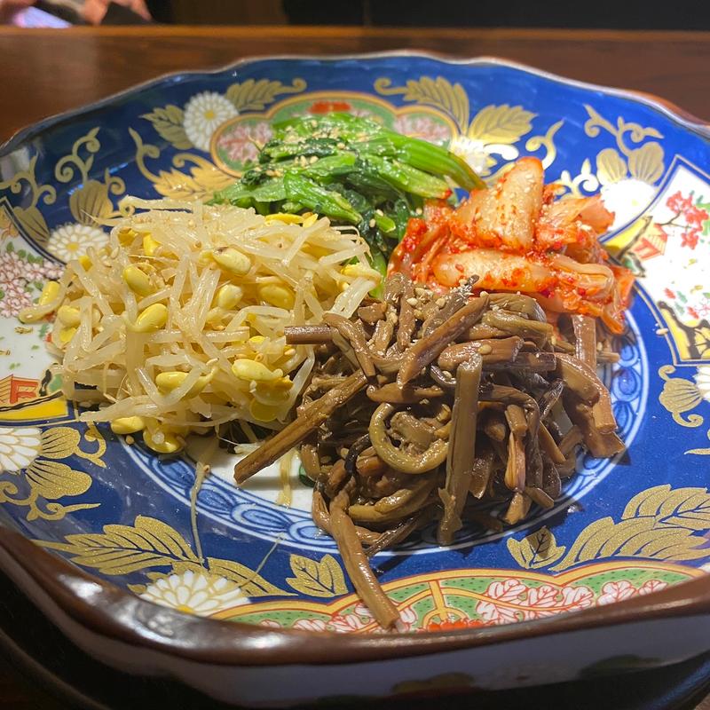 ナムルとキムチの盛り合わせ(牛ざんまい御器所店)