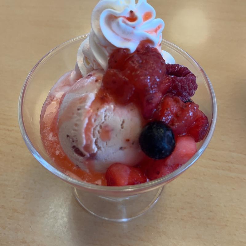 ハーゲンダッツ ストロベリーのミニベリーパフェ(ジョイフル 国分府中店 （Joyfull）)