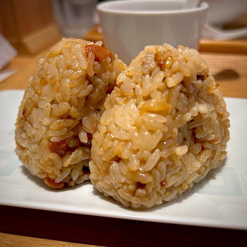 華味鳥かしわおにぎり(二個)(博多やりうどん 別邸)