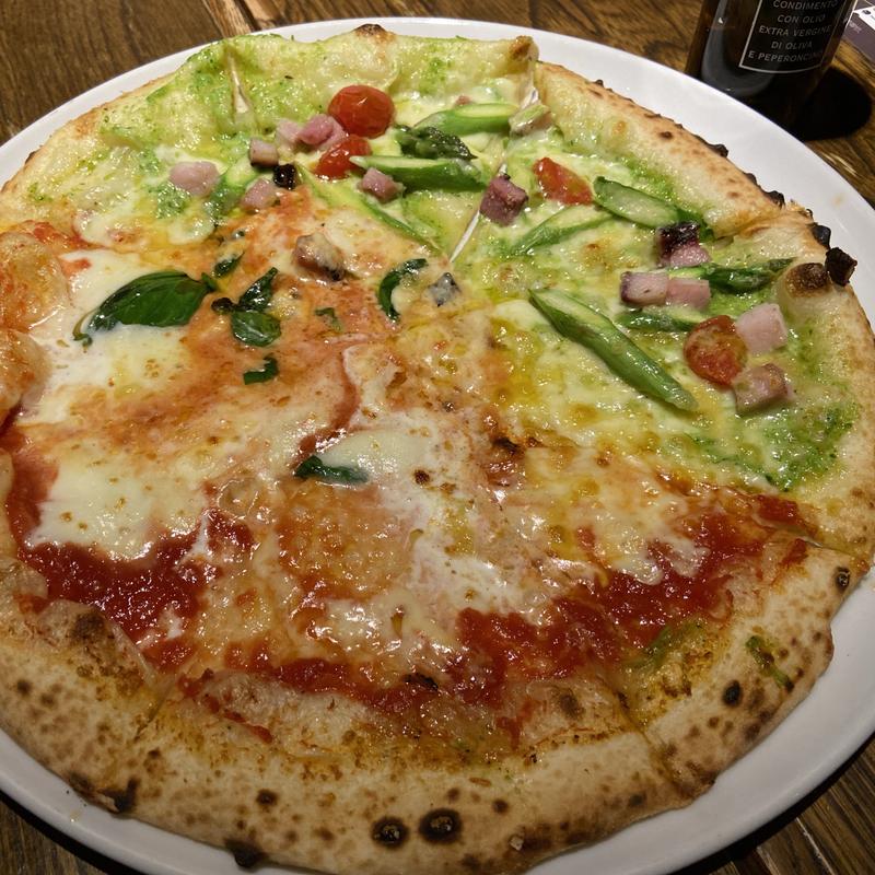  【ハーフ＆ハーフ】北海道産アスパラと「農家のベーコン」のピッツァ プリマヴェーラ(北海道イタリアン ミアボッカ 麻生店)