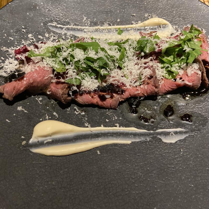 北海道産ローストビーフのカルパッチョスタイルヴェネツィア風(北海道イタリアン ミアボッカ 麻生店)