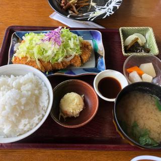 田舎風とん勝定食(サントリーレストラン じんぐう )