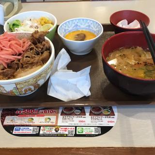 牛丼セット(すき家 足利葉鹿店)