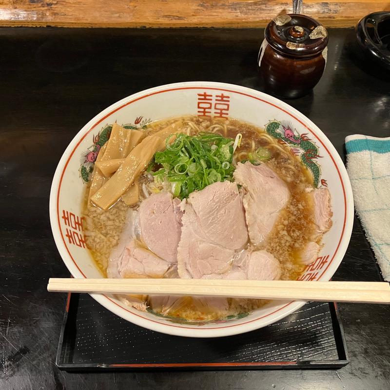 背脂醤油ラーメン(味見鶏まるめん （あじみとりまるめん）)