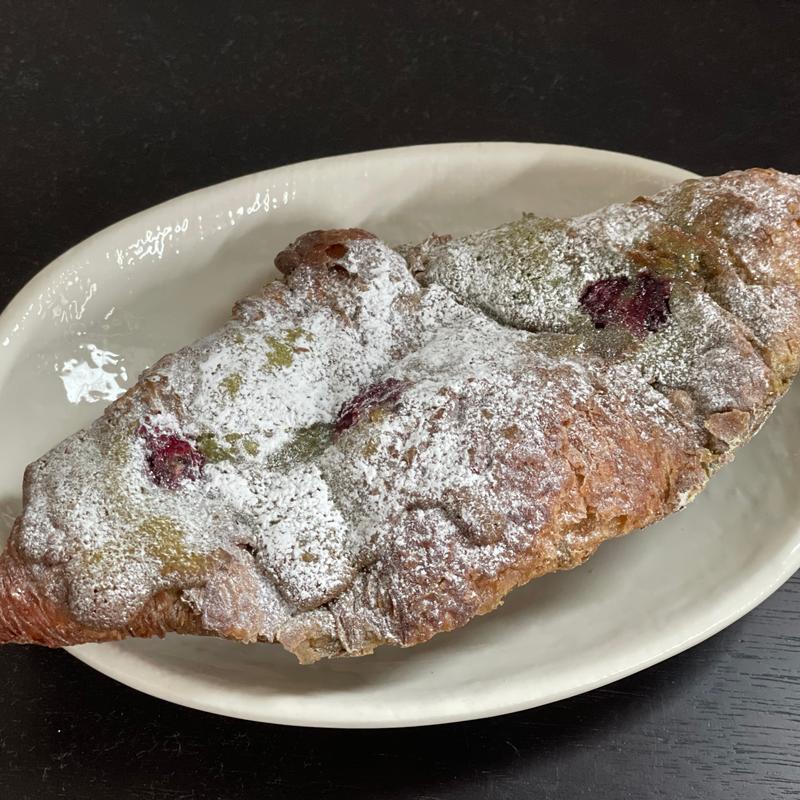 クロワッサンアマンド抹茶(PAUL ルミネ町田店)