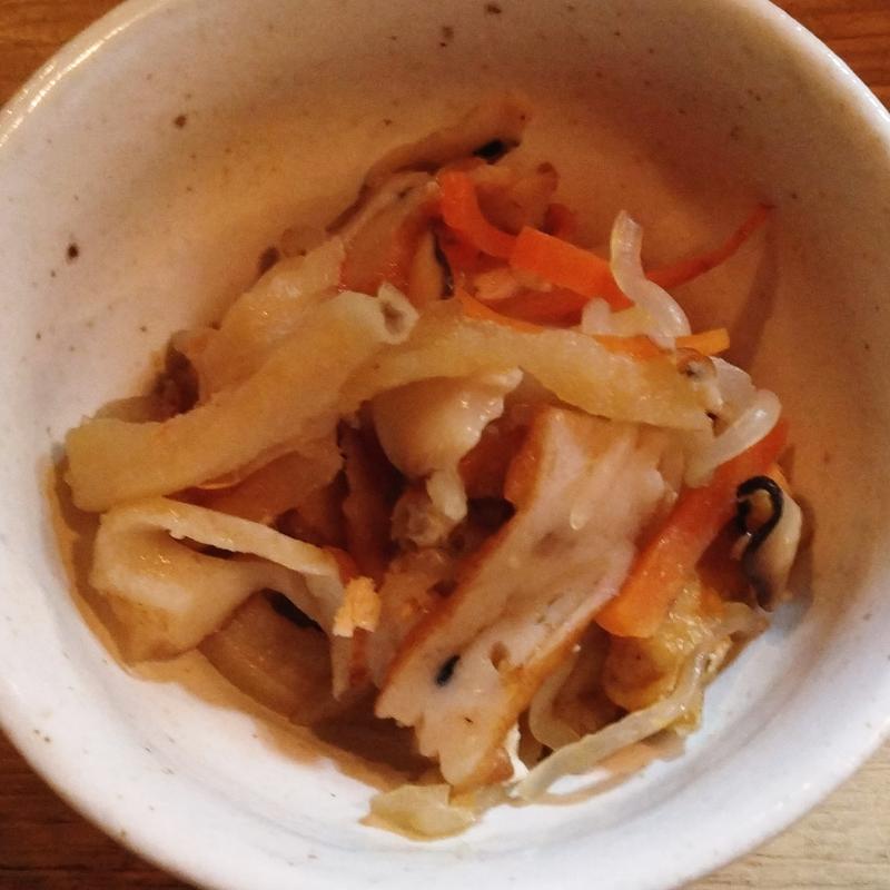 お通し（筑前煮）(酒場王冠 )