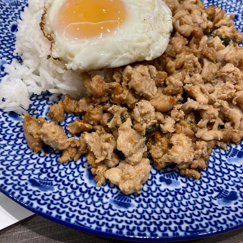 (マンゴツリーキッチン“ガパオ”グランスタ)