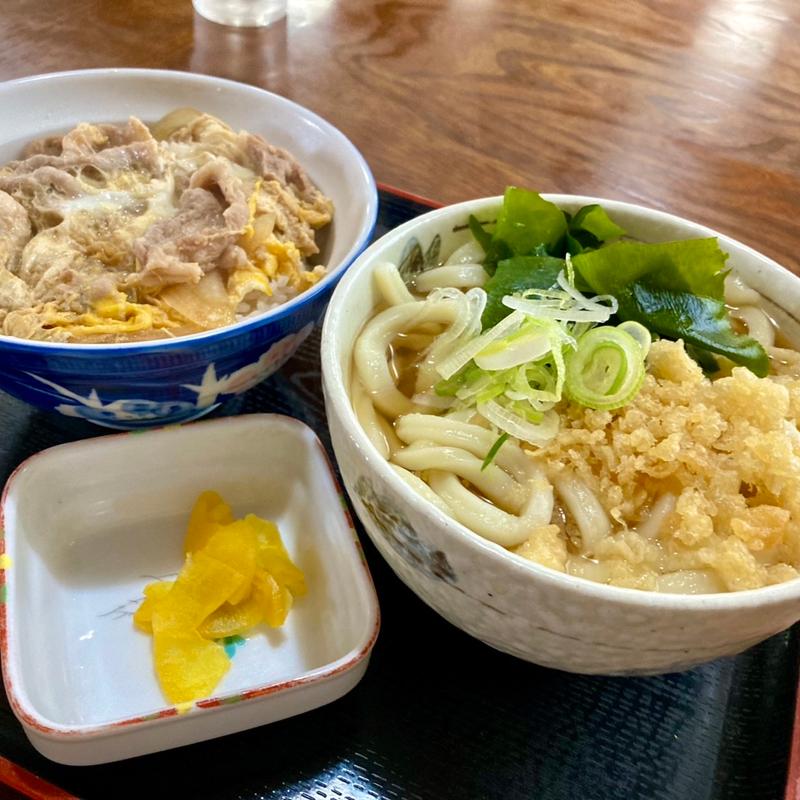 にくたまセット(手打ちうどん やぶしげ)