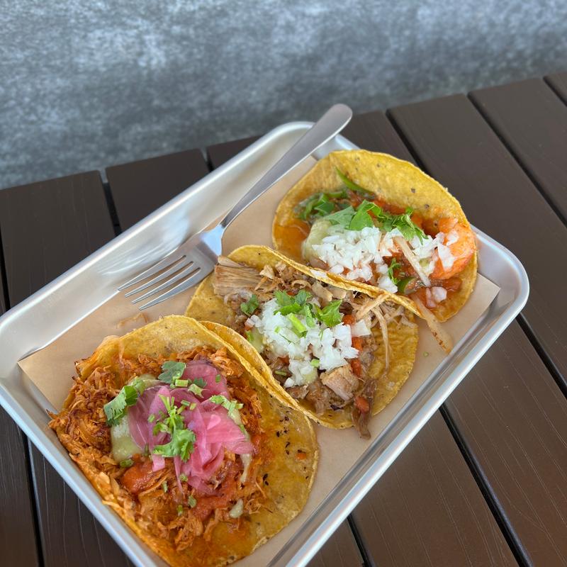 (HOURS & LOCATION キタデタコス ふかや花園プレミアムアウトレット店)