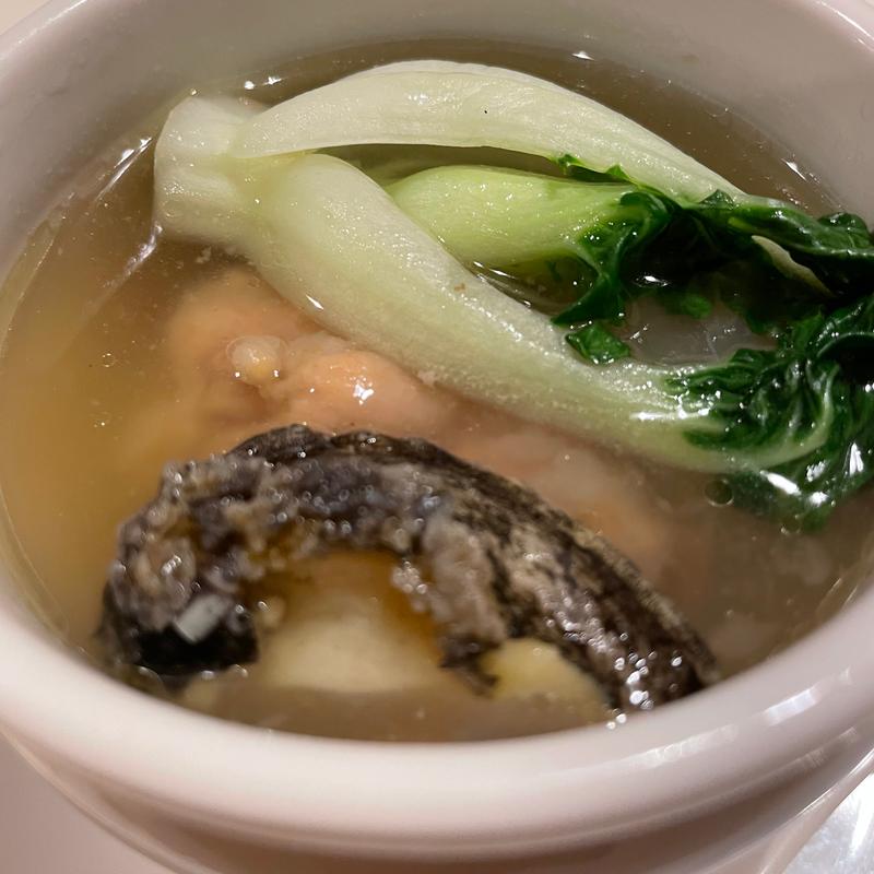 【麗峰コース】名古屋コーチンと蝦夷鮑の有機白醤油煮込み 沖縄県産 冬瓜添え (南国酒家 原宿本店)