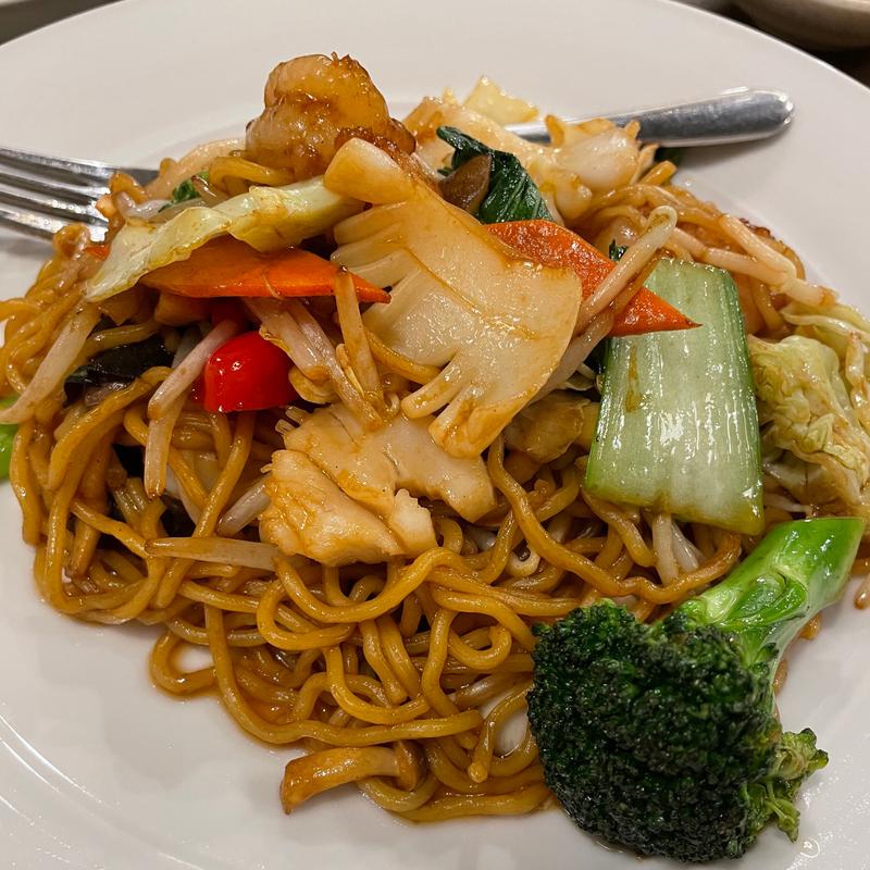 海鮮入りやきそば(上海小籠包 厨房 阿杏 日比谷OKUROJI店)