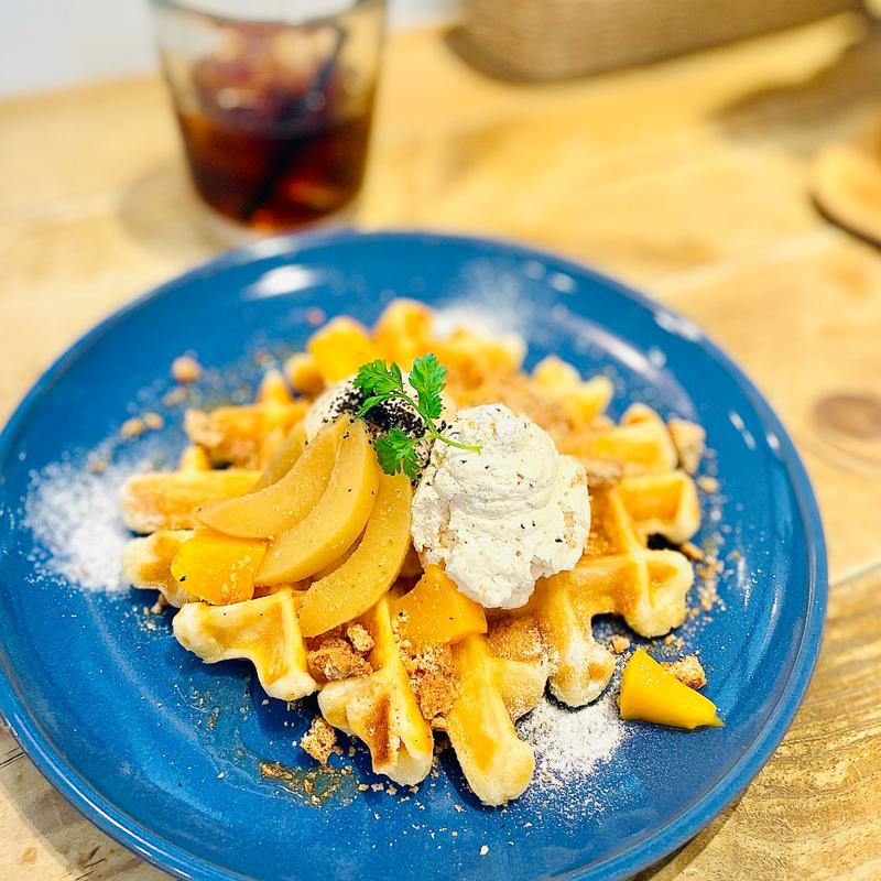 桃のコンポートと紅茶のワッフル(ココノハ 東京スカイツリータウン・ソラマチ店)