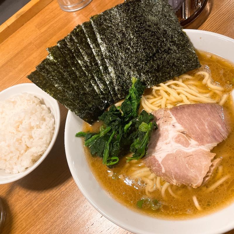 ラーメン中、海苔(神楽坂家系ラーメン モンタナ)
