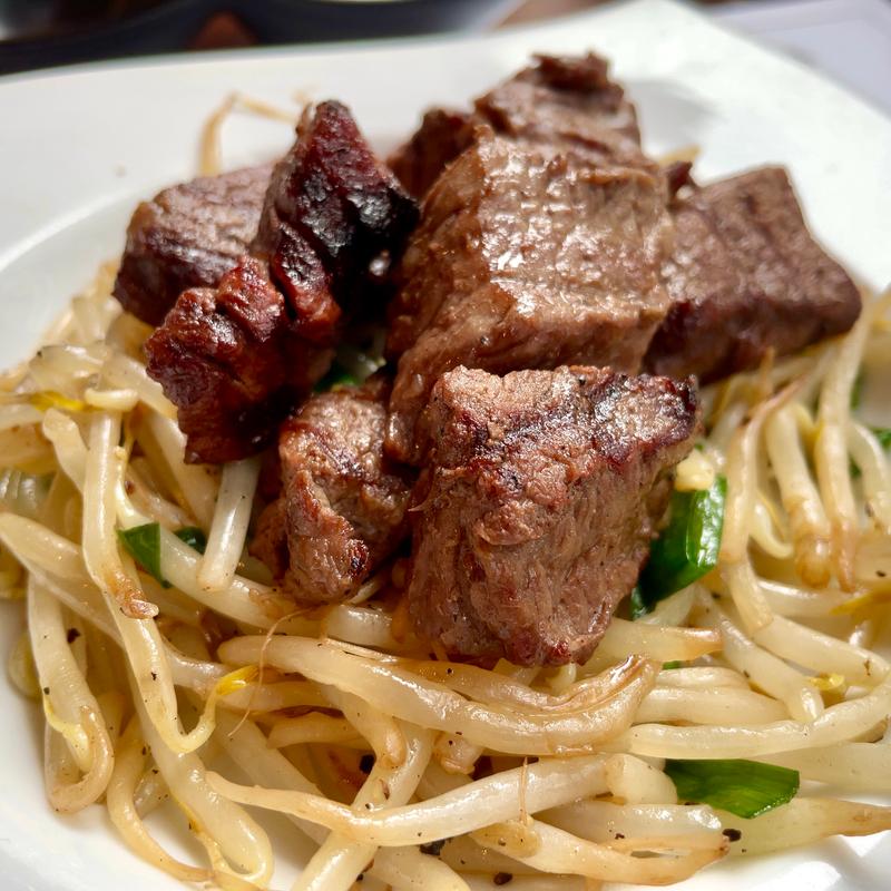 サイコロステーキのランチコース(ステーキハウス 听 北新地)