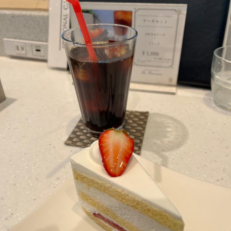 ケーキセット(ラ・プレシューズ 四谷)