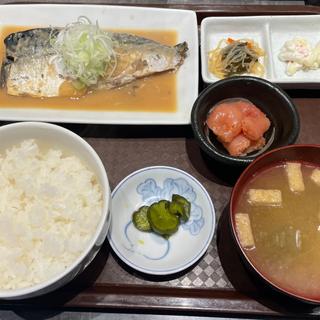 サバ味噌定食(酒と飯　たまる食堂)