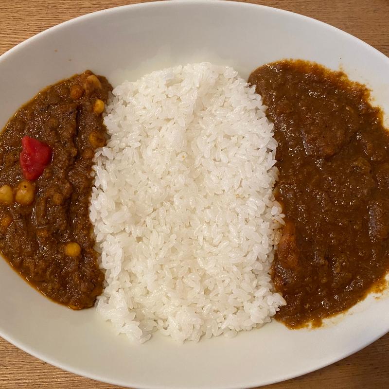 チキンカレーとキーマカレーのハーフ&ハーフ(タダカリー （TADA CURRY）)