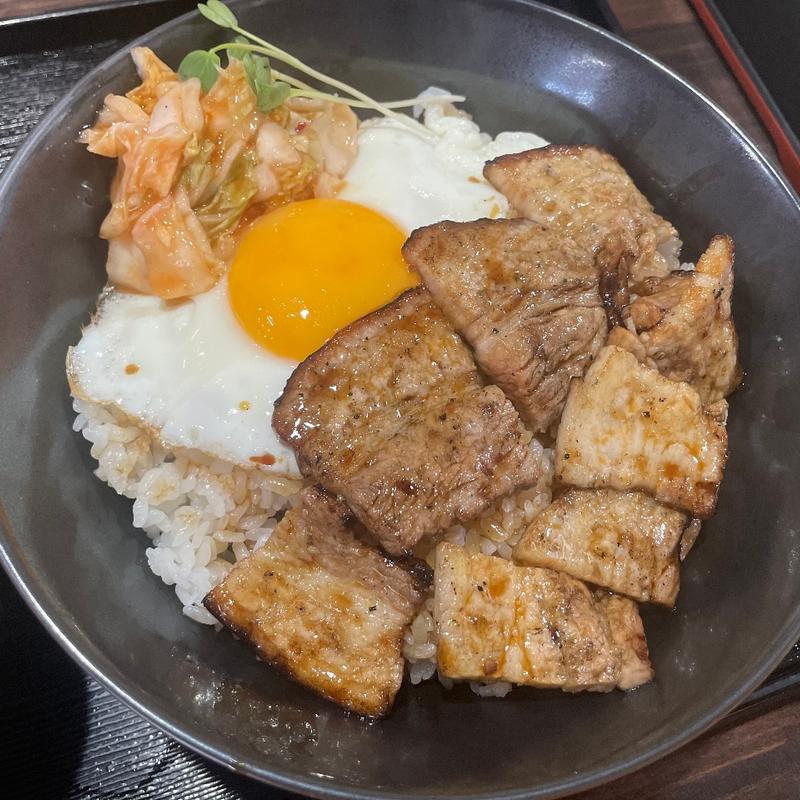 決まり丼　大盛り(食堂 六味庵)