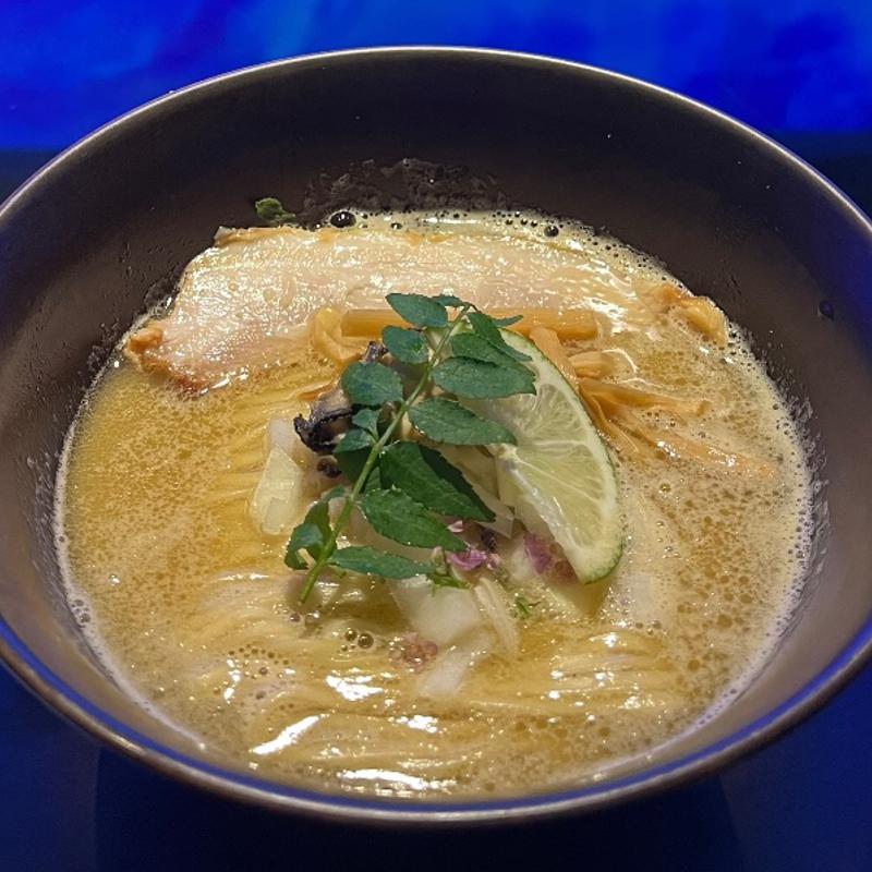 (牡蠣ラーメン NEXT□（ネクストしかく）)