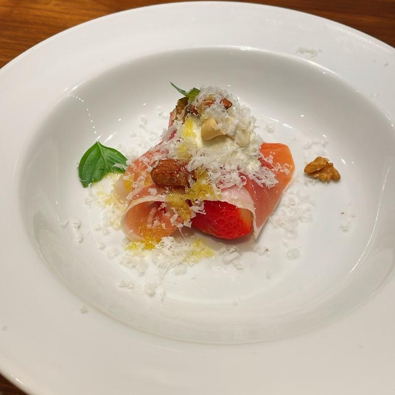 苺と生ハムのリコッタチーズ(BARMOS)