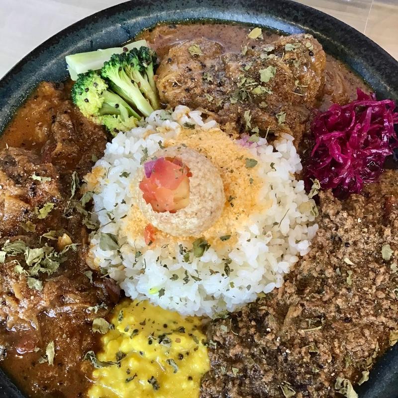 三種あいがけカレー(フルクタス酒場)