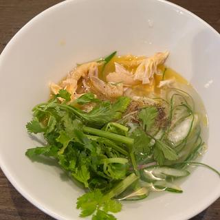 鶏のフォー ランチセット(ハノイ （Ｈａｎｏｉ ）)